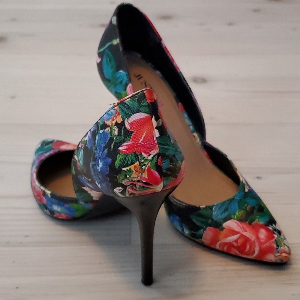 Heels - Picture 2 of 2